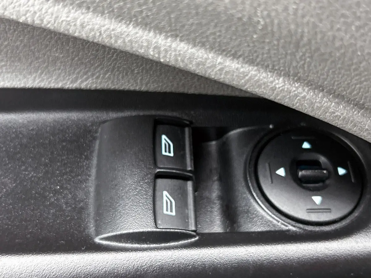 1.5 EcoBlue L2 Trend Navigatie Airco DAB+ Parkeersensoren Camera Bluetooth LM Velgen Apple Carplay Android auto 3Zits