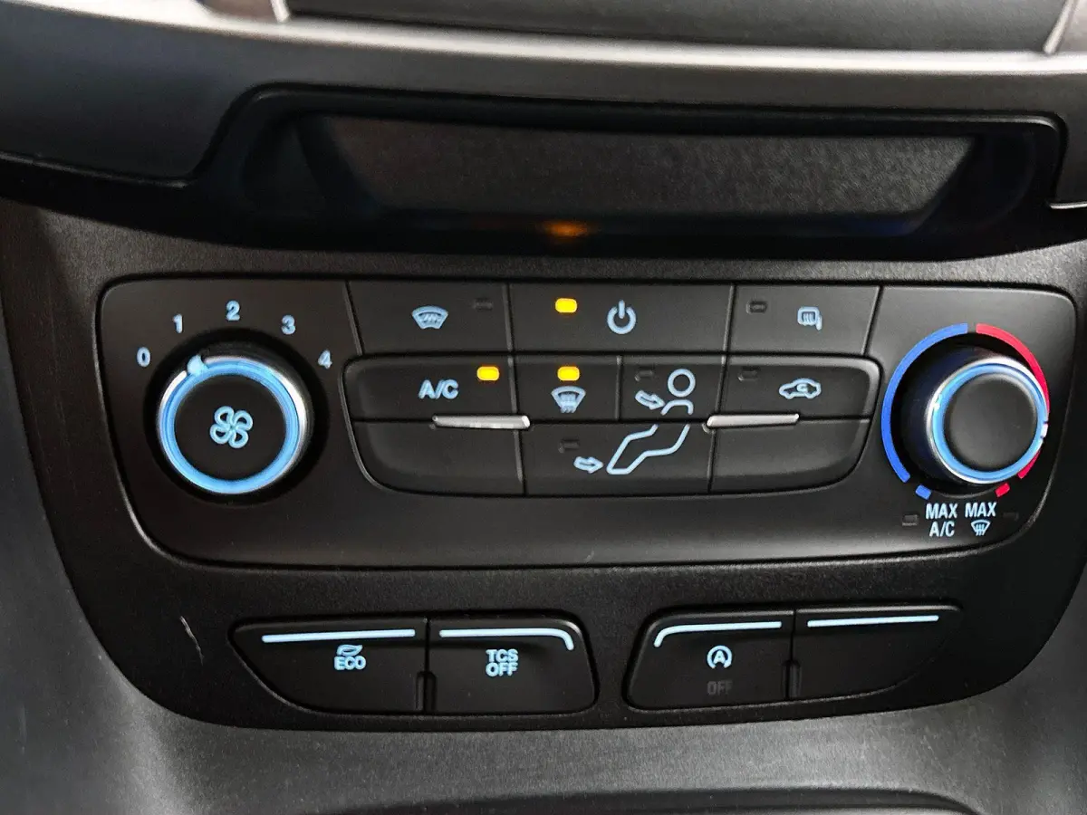 1.5 EcoBlue L2 Trend Navigatie Airco DAB+ Parkeersensoren Camera Bluetooth LM Velgen Apple Carplay Android auto 3Zits