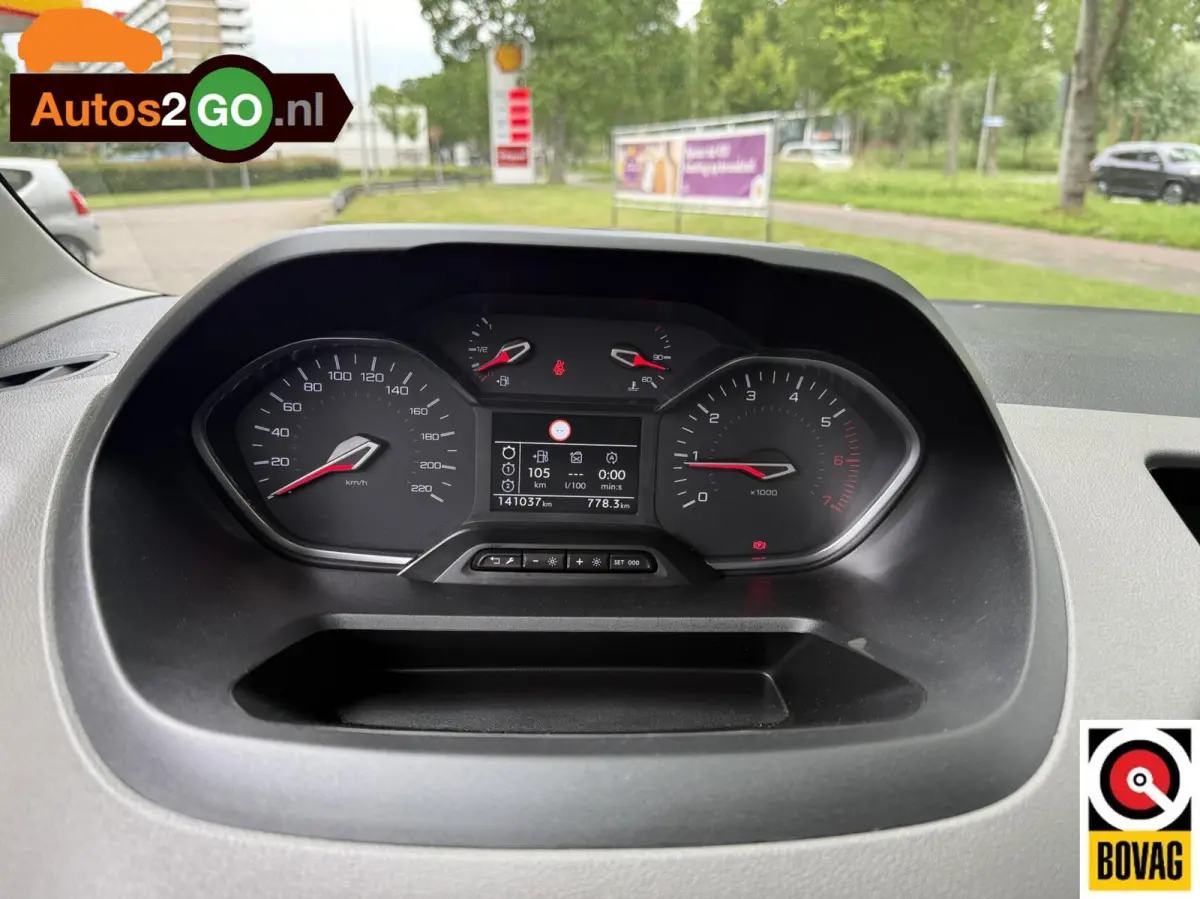 1.2 Puretech Allure I Navi I Cruise controle I Parkeersensoren I Applecarplay Android auto I trekhaak I rijklaar I