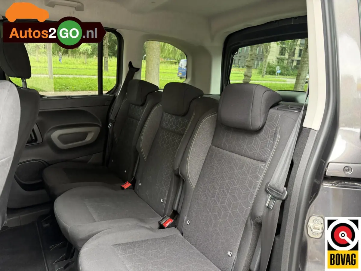 1.2 Puretech Allure I Navi I Cruise controle I Parkeersensoren I Applecarplay Android auto I trekhaak I rijklaar I
