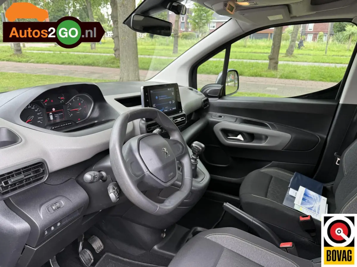 1.2 Puretech Allure I Navi I Cruise controle I Parkeersensoren I Applecarplay Android auto I trekhaak I rijklaar I