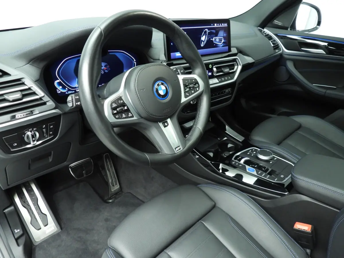 High Executive | M-Sportpakket | LED | Leder | HUD | Active Cruise | Trekhaak | Panoramadak | DAB | Harman-Kardon Sound | Alu 20 inch