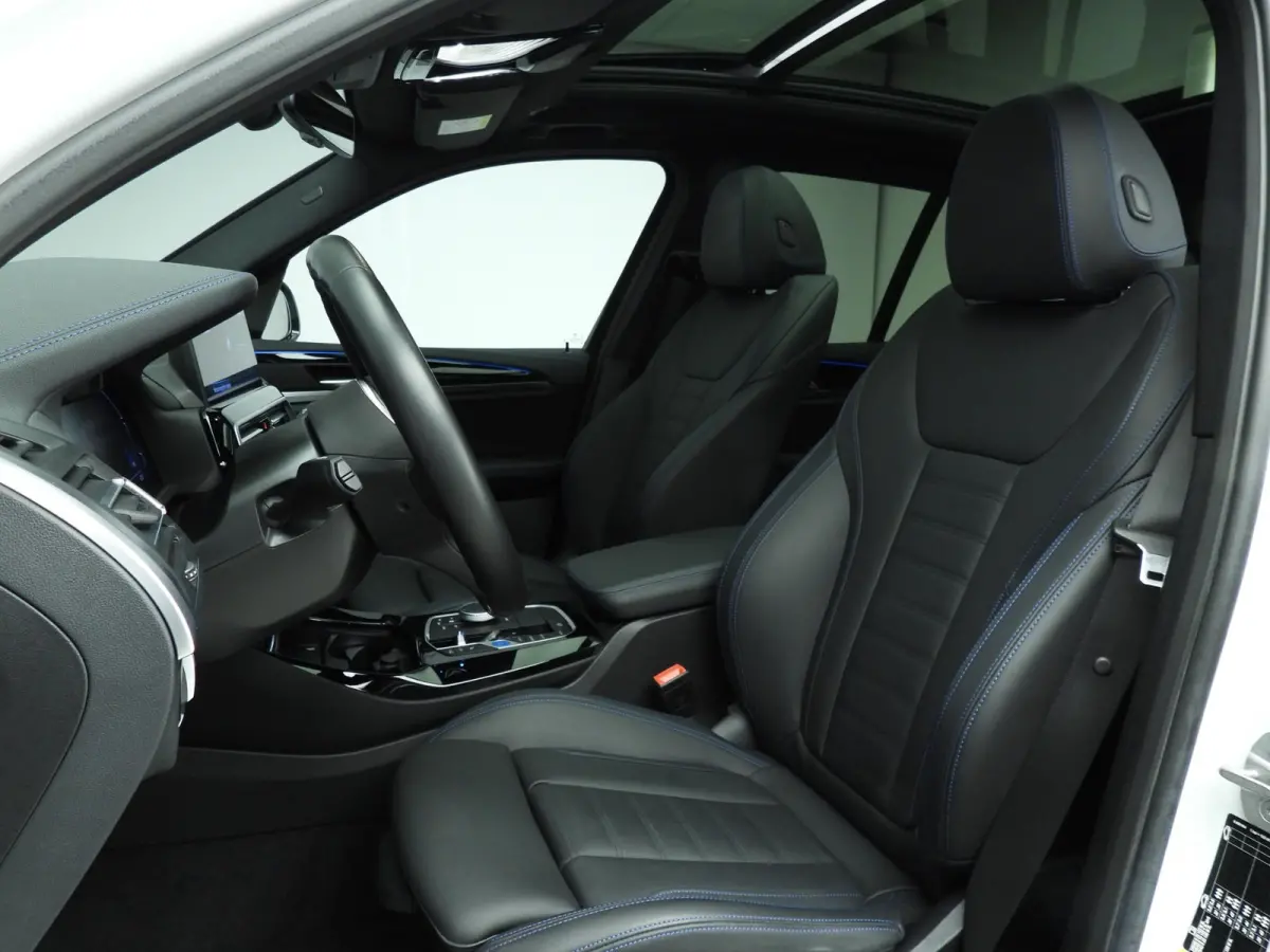 High Executive | M-Sportpakket | LED | Leder | HUD | Active Cruise | Trekhaak | Panoramadak | DAB | Harman-Kardon Sound | Alu 20 inch