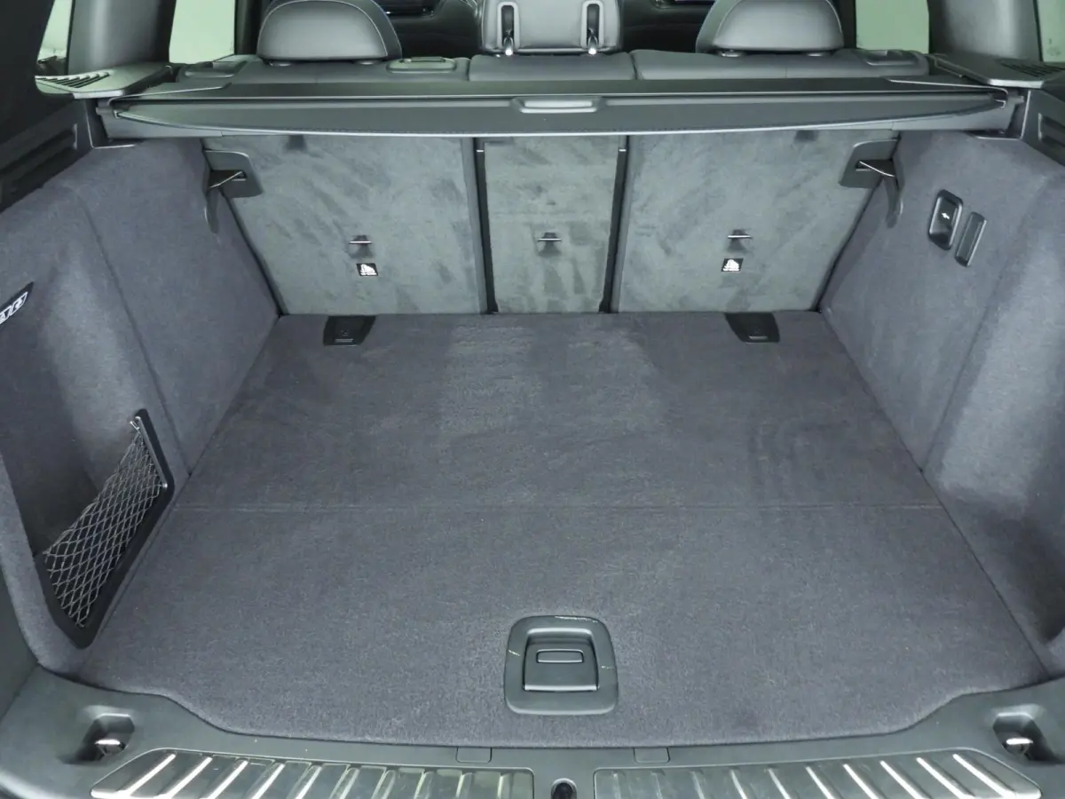 High Executive | M-Sportpakket | LED | Leder | HUD | Active Cruise | Trekhaak | Panoramadak | DAB | Harman-Kardon Sound | Alu 20 inch