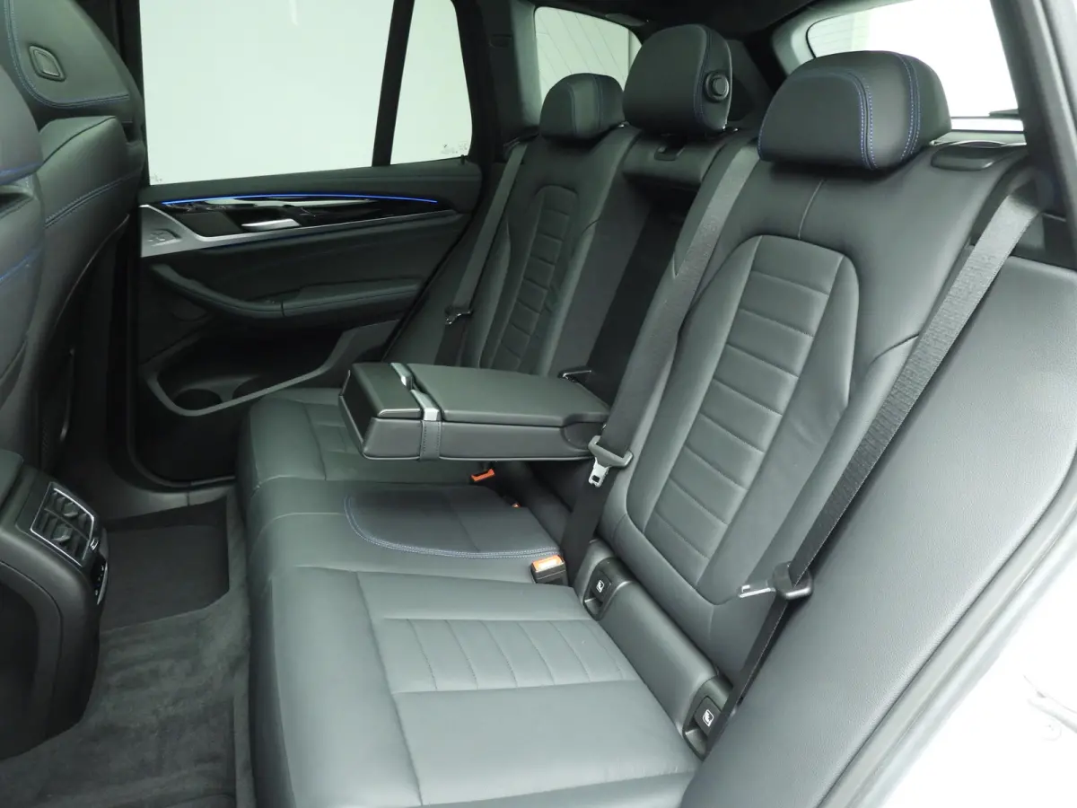 High Executive | M-Sportpakket | LED | Leder | HUD | Active Cruise | Trekhaak | Panoramadak | DAB | Harman-Kardon Sound | Alu 20 inch