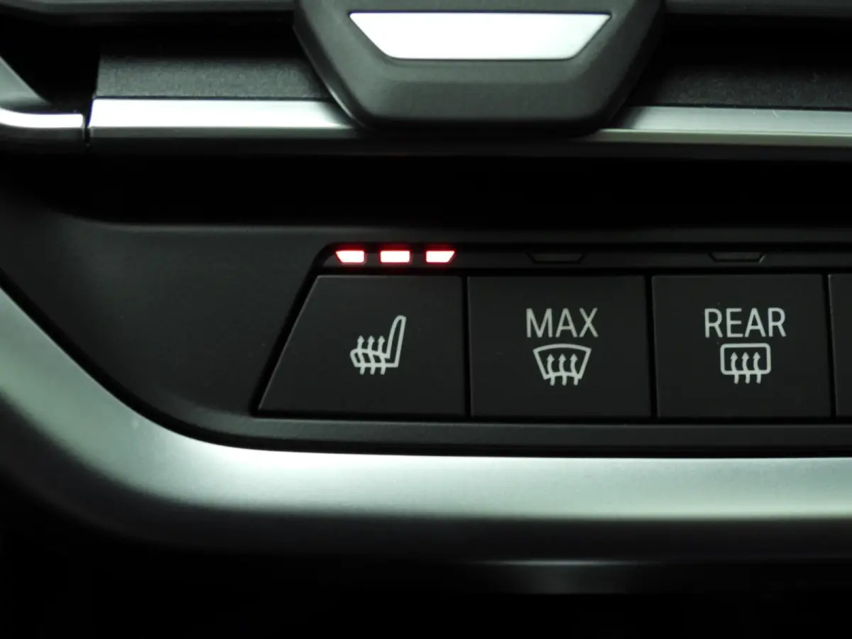 High Executive | M-Sportpakket | LED | Leder | HUD | Active Cruise | Trekhaak | Panoramadak | DAB | Harman-Kardon Sound | Alu 20 inch
