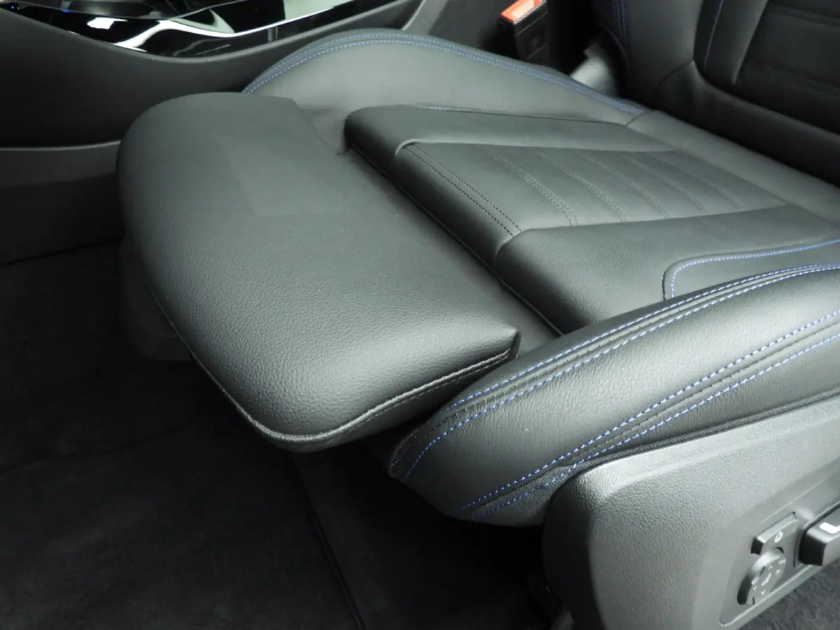 High Executive | M-Sportpakket | LED | Leder | HUD | Active Cruise | Trekhaak | Panoramadak | DAB | Harman-Kardon Sound | Alu 20 inch