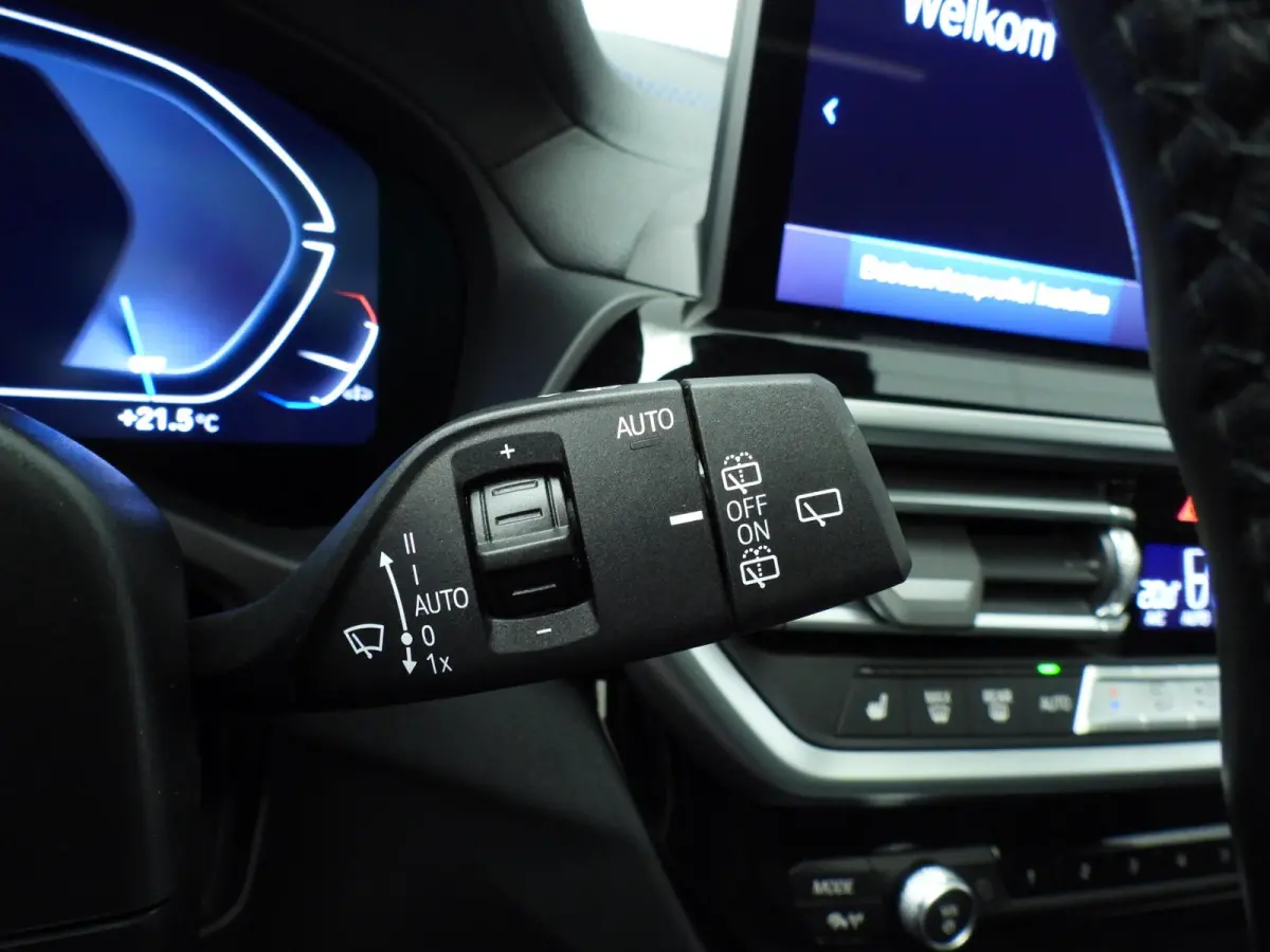 High Executive | M-Sportpakket | LED | Leder | HUD | Active Cruise | Trekhaak | Panoramadak | DAB | Harman-Kardon Sound | Alu 20 inch
