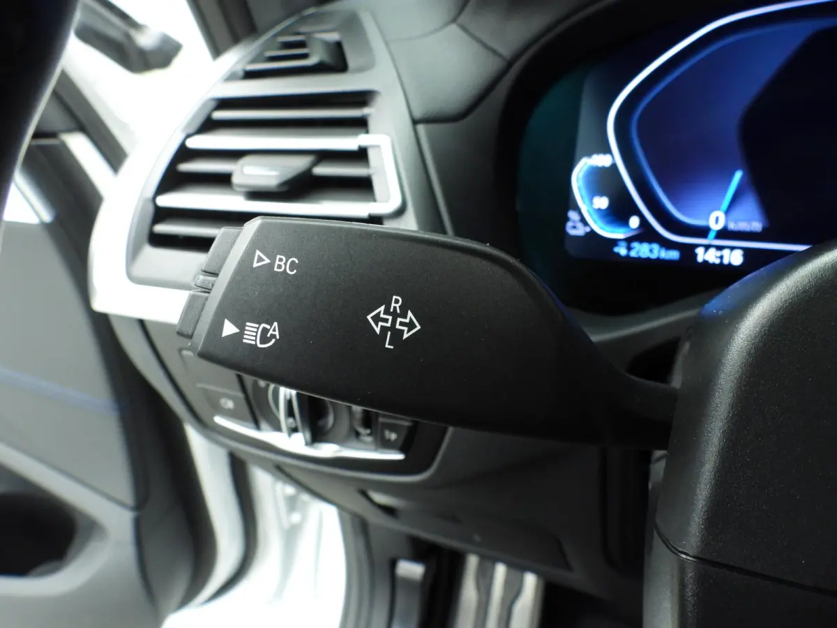 High Executive | M-Sportpakket | LED | Leder | HUD | Active Cruise | Trekhaak | Panoramadak | DAB | Harman-Kardon Sound | Alu 20 inch