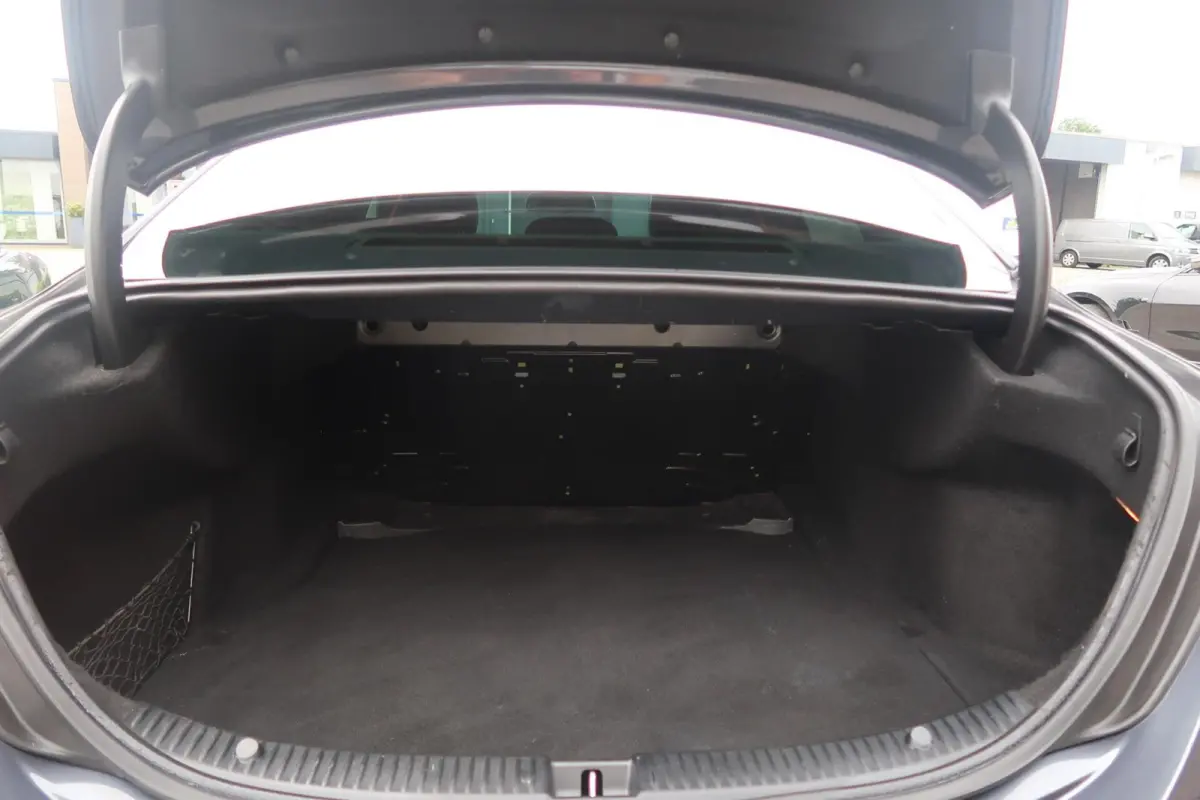 180 AUT NAVIGATIE|FULL-LED|PDC|BLUETOOTH|CRUISECONTROL|ORIGINEEL NEDERLANDS