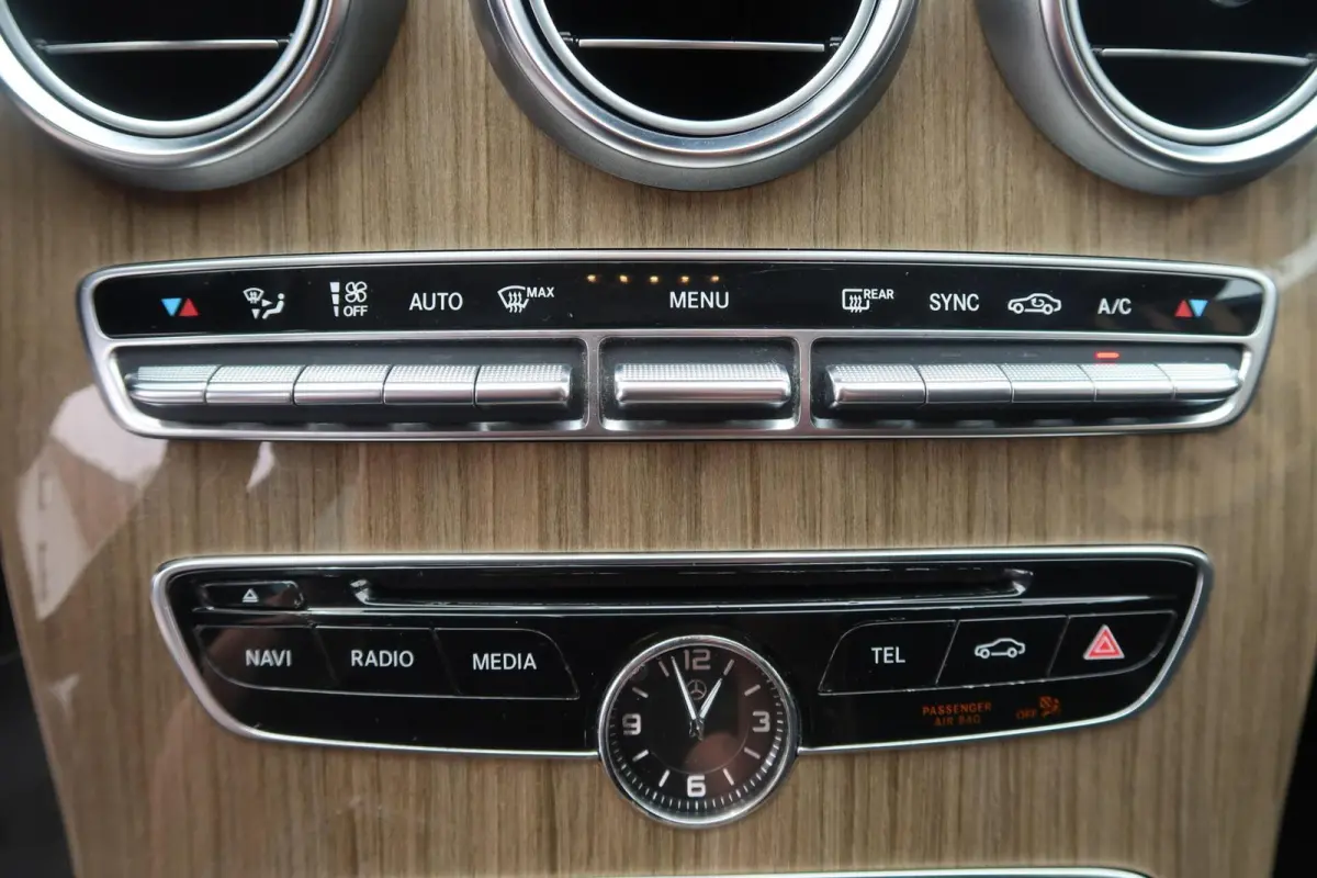 180 AUT NAVIGATIE|FULL-LED|PDC|BLUETOOTH|CRUISECONTROL|ORIGINEEL NEDERLANDS
