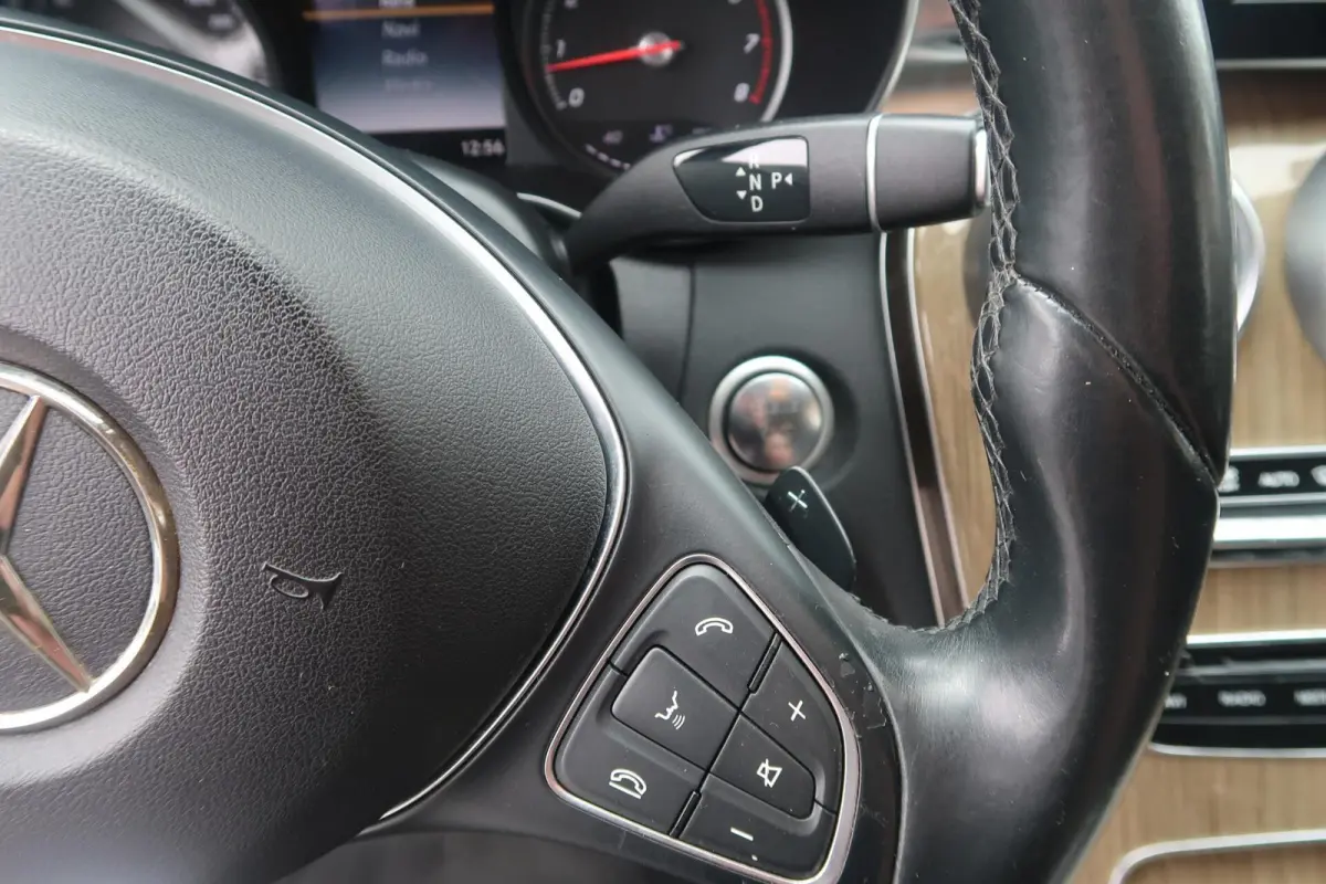 180 AUT NAVIGATIE|FULL-LED|PDC|BLUETOOTH|CRUISECONTROL|ORIGINEEL NEDERLANDS