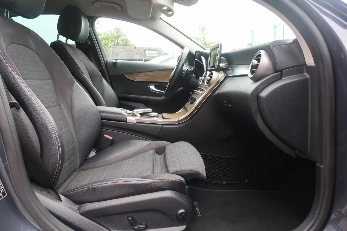 180 AUT NAVIGATIE|FULL-LED|PDC|BLUETOOTH|CRUISECONTROL|ORIGINEEL NEDERLANDS
