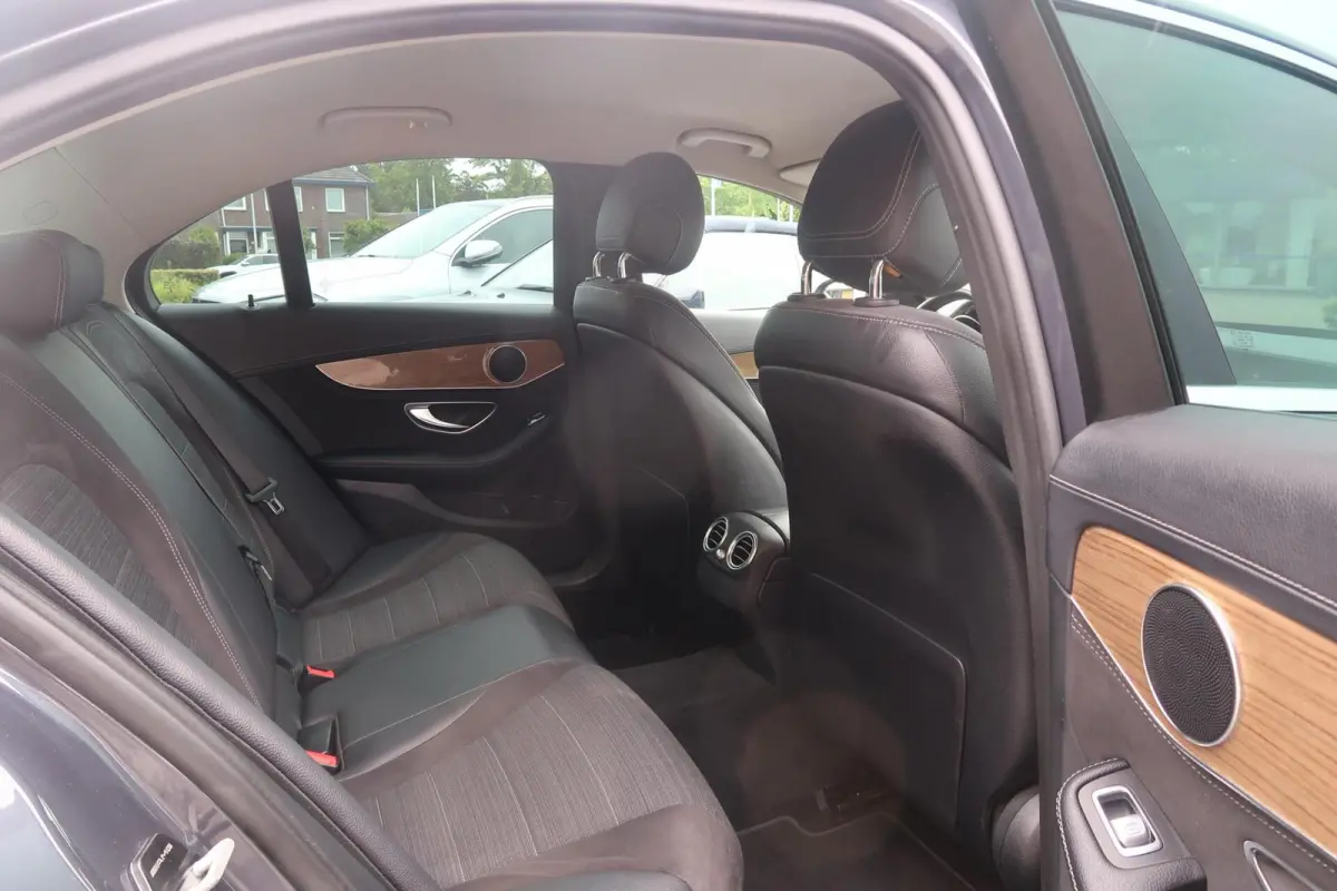 180 AUT NAVIGATIE|FULL-LED|PDC|BLUETOOTH|CRUISECONTROL|ORIGINEEL NEDERLANDS