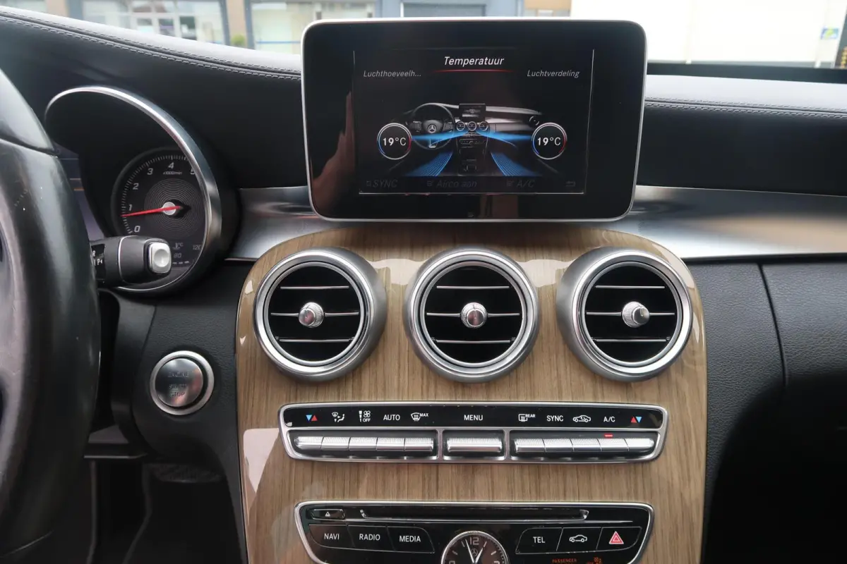 180 AUT NAVIGATIE|FULL-LED|PDC|BLUETOOTH|CRUISECONTROL|ORIGINEEL NEDERLANDS