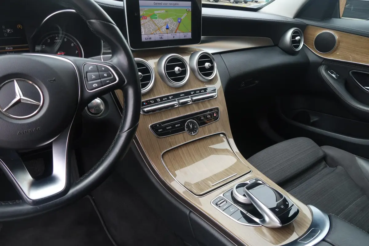 180 AUT NAVIGATIE|FULL-LED|PDC|BLUETOOTH|CRUISECONTROL|ORIGINEEL NEDERLANDS