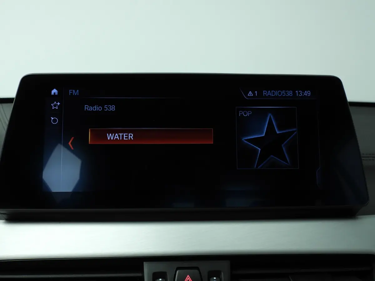 sDrive20i | Laserlicht | Leder | HUD | Sportstoelen | Stoelverwarming | Keyless | DAB | Hifi Speakers | Alu 18 inch