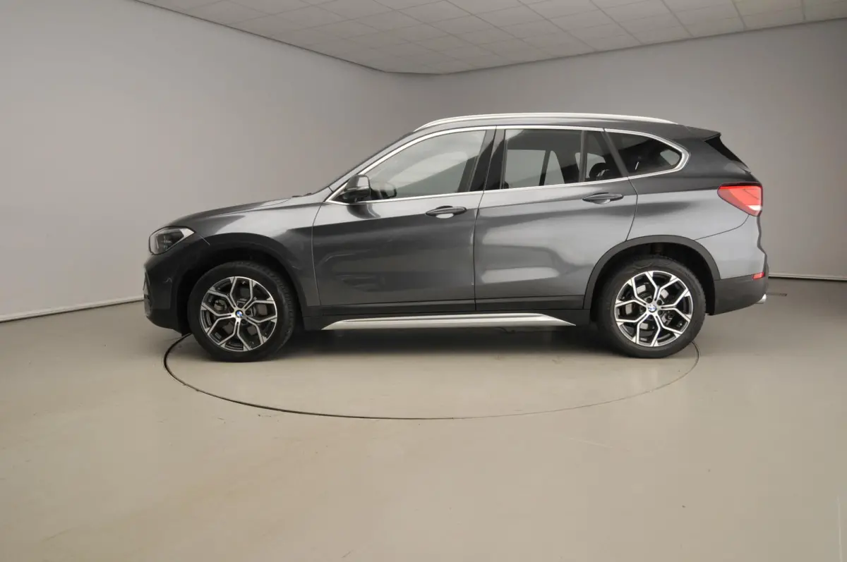sDrive20i | Laserlicht | Leder | HUD | Sportstoelen | Stoelverwarming | Keyless | DAB | Hifi Speakers | Alu 18 inch