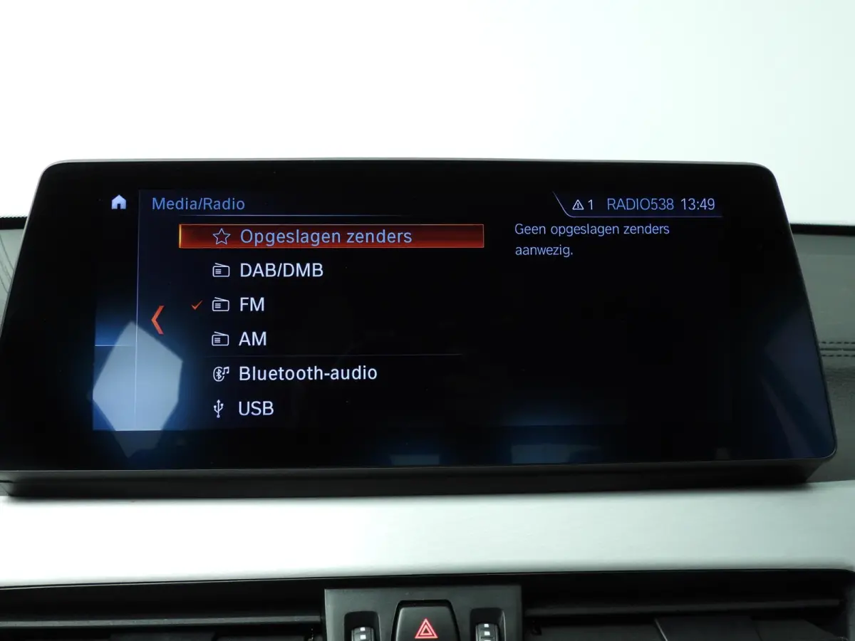 sDrive20i | Laserlicht | Leder | HUD | Sportstoelen | Stoelverwarming | Keyless | DAB | Hifi Speakers | Alu 18 inch