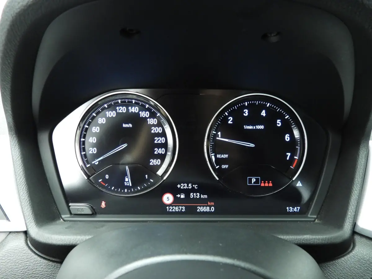 sDrive20i | Laserlicht | Leder | HUD | Sportstoelen | Stoelverwarming | Keyless | DAB | Hifi Speakers | Alu 18 inch