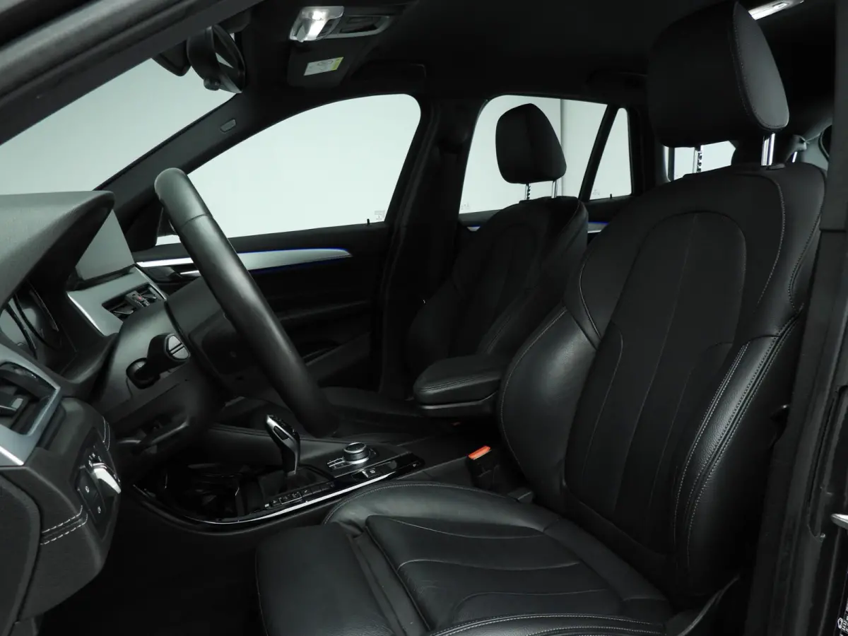 sDrive20i | Laserlicht | Leder | HUD | Sportstoelen | Stoelverwarming | Keyless | DAB | Hifi Speakers | Alu 18 inch