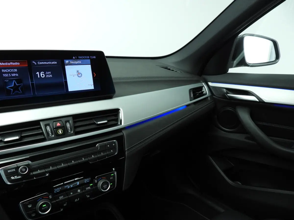 sDrive20i | Laserlicht | Leder | HUD | Sportstoelen | Stoelverwarming | Keyless | DAB | Hifi Speakers | Alu 18 inch
