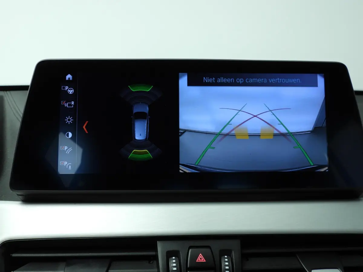 sDrive20i | Laserlicht | Leder | HUD | Sportstoelen | Stoelverwarming | Keyless | DAB | Hifi Speakers | Alu 18 inch