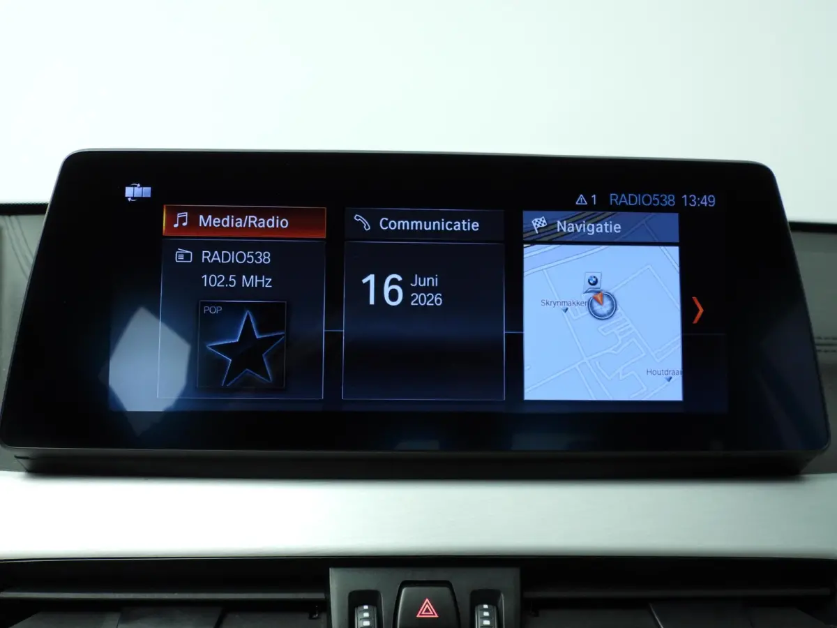 sDrive20i | Laserlicht | Leder | HUD | Sportstoelen | Stoelverwarming | Keyless | DAB | Hifi Speakers | Alu 18 inch