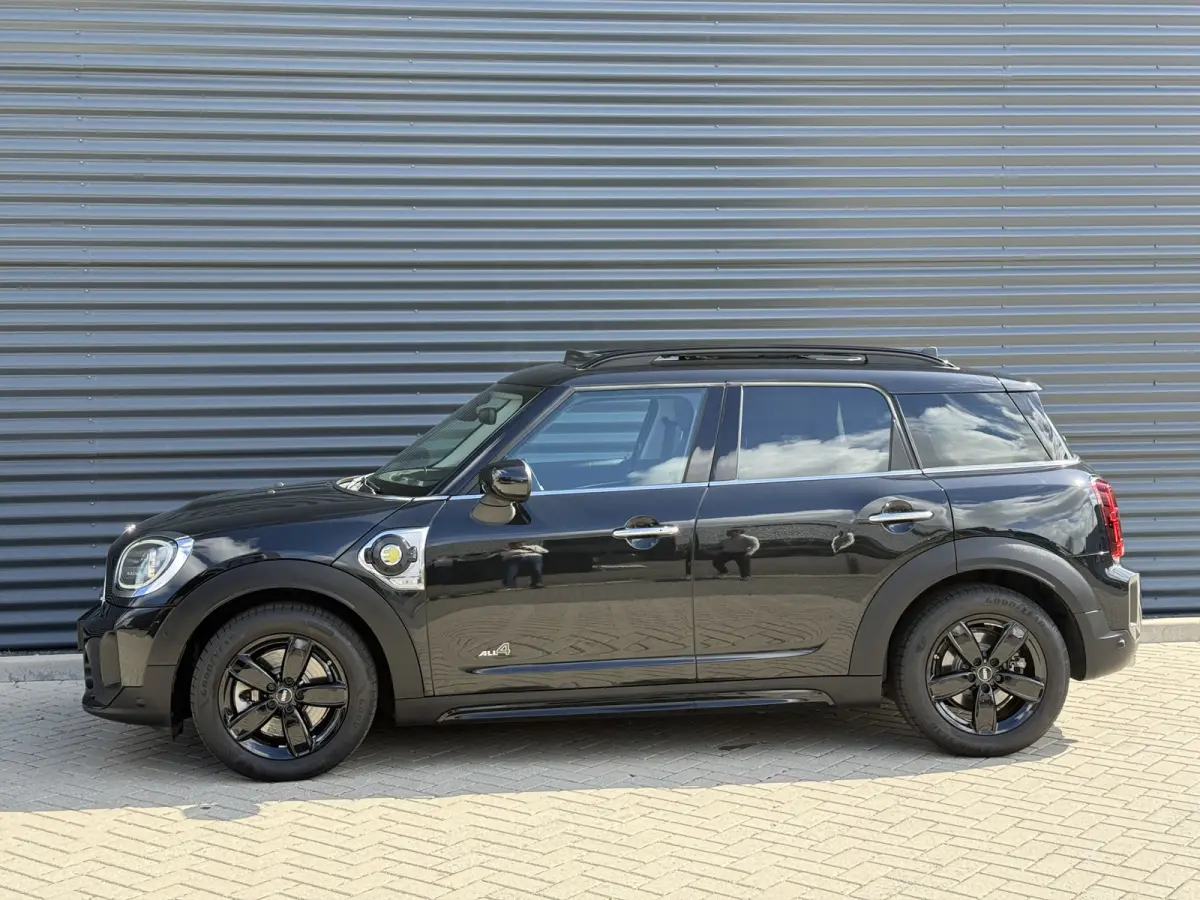 2.0 Cooper SE ALL4 Pano/H&K/Leder/Camera