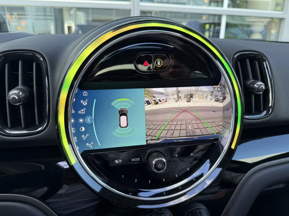 2.0 Cooper SE ALL4 Pano/H&K/Leder/Camera