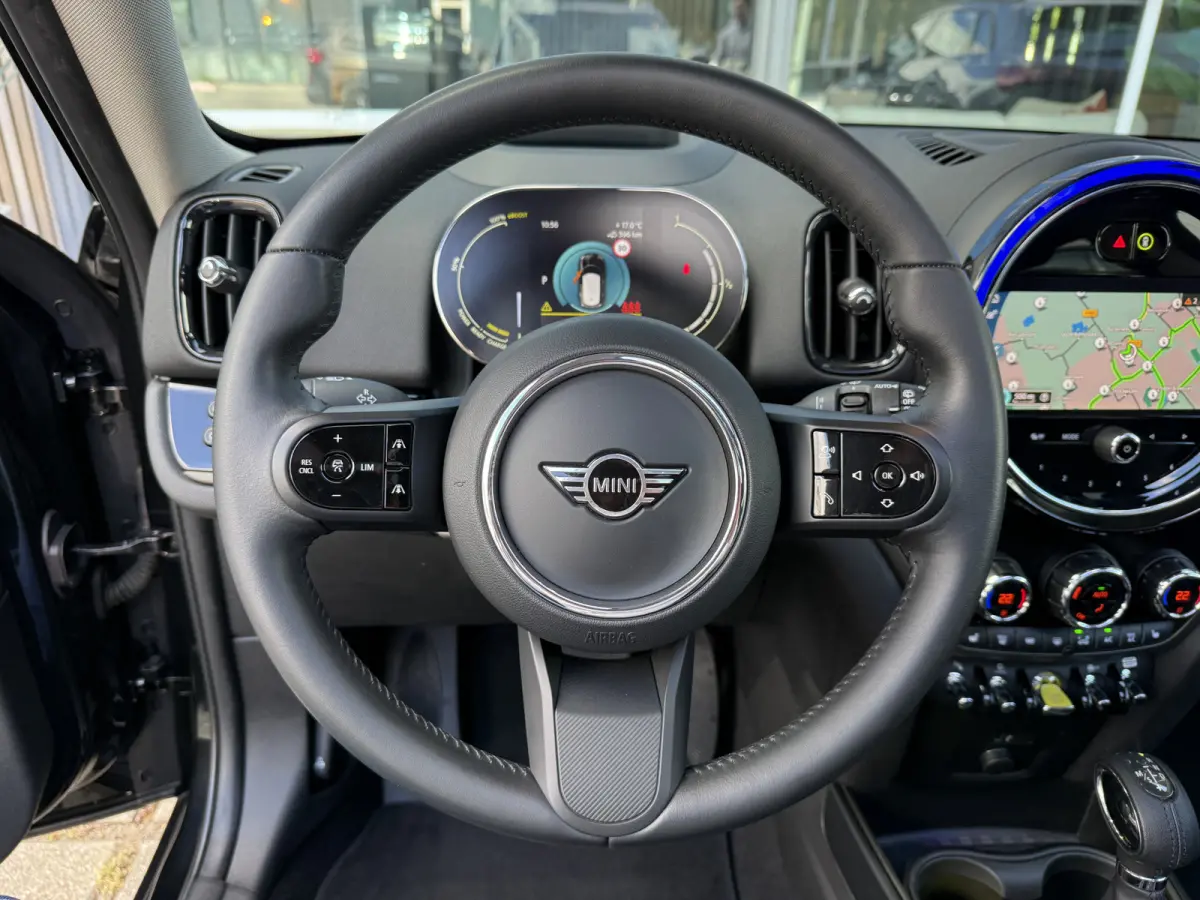 2.0 Cooper SE ALL4 Pano/H&K/Leder/Camera