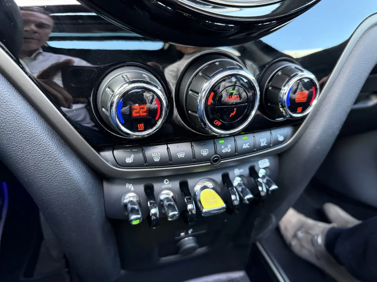 2.0 Cooper SE ALL4 Pano/H&K/Leder/Camera