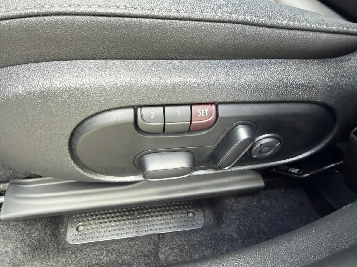 2.0 Cooper SE ALL4 Pano/H&K/Leder/Camera
