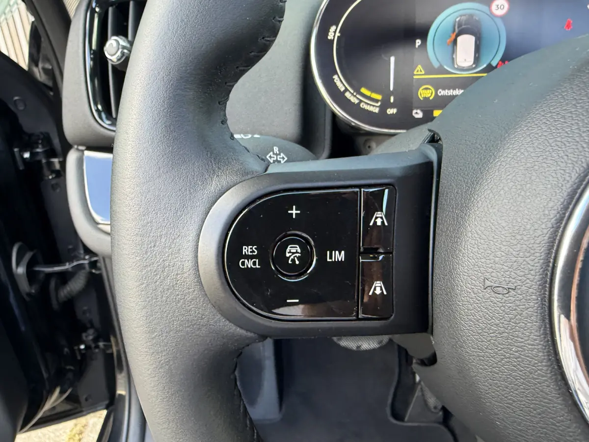 2.0 Cooper SE ALL4 Pano/H&K/Leder/Camera