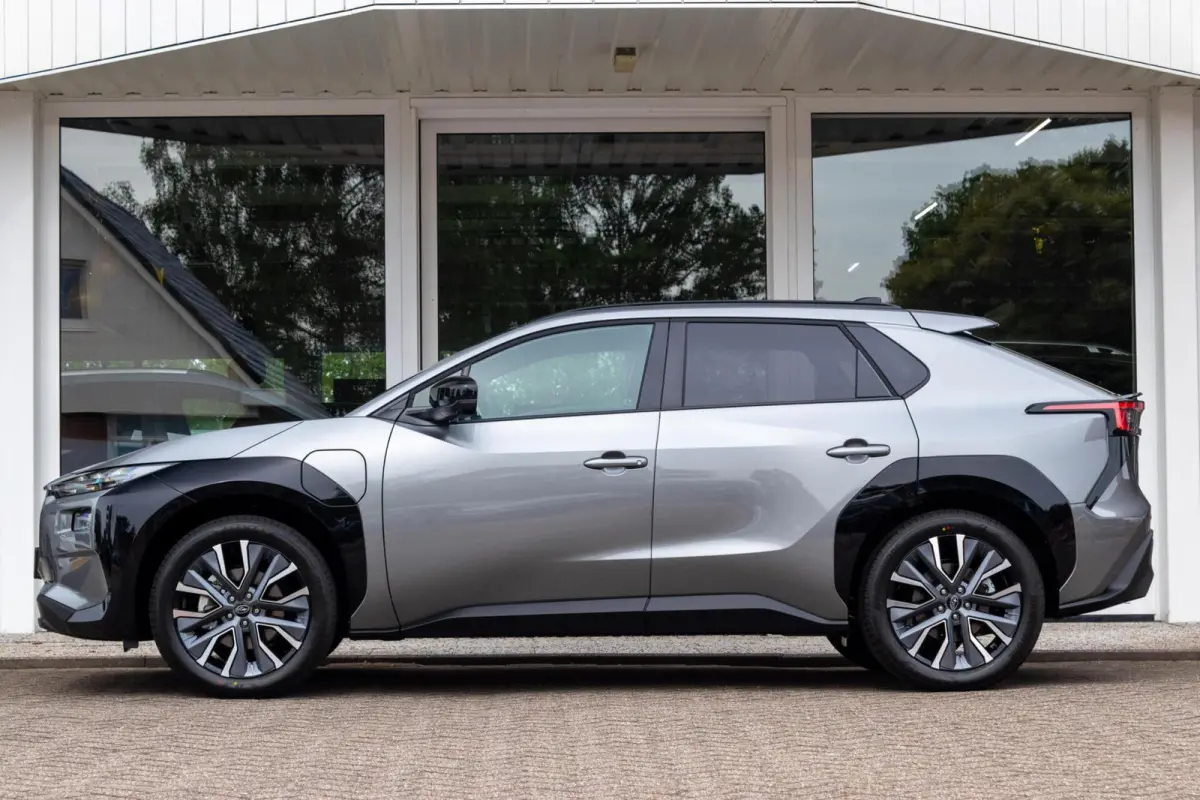 4E-xperience+ AWD 73.1 kWh | Safety Sense | 100% Elektrisch | Safe8 |