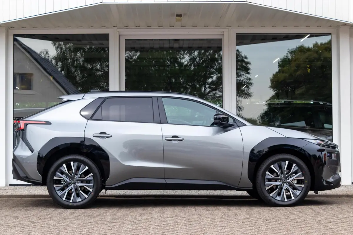 4E-xperience+ AWD 73.1 kWh | Safety Sense | 100% Elektrisch | Safe8 |