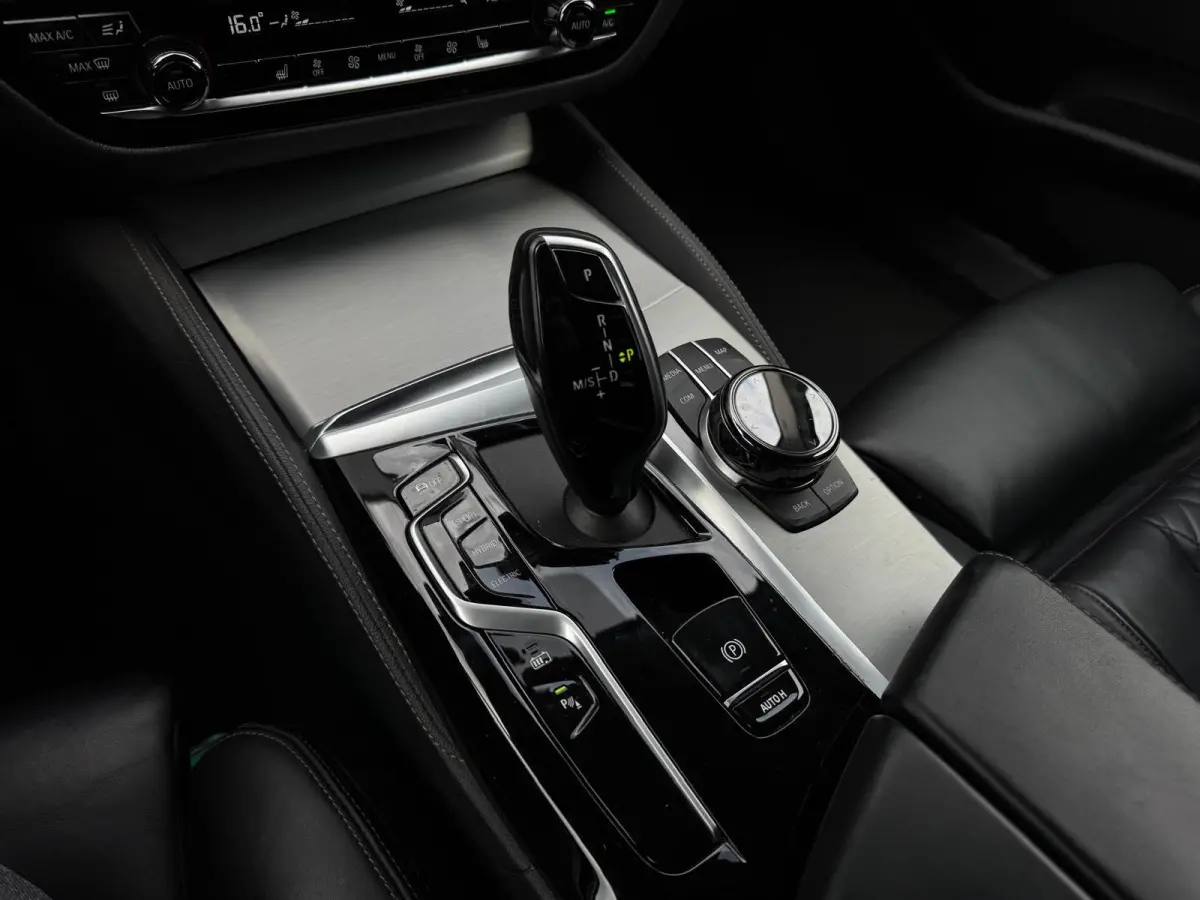 530e High Executive NAVI | LEDER | LED | CRUISE CONTROL | SPORTVELGEN