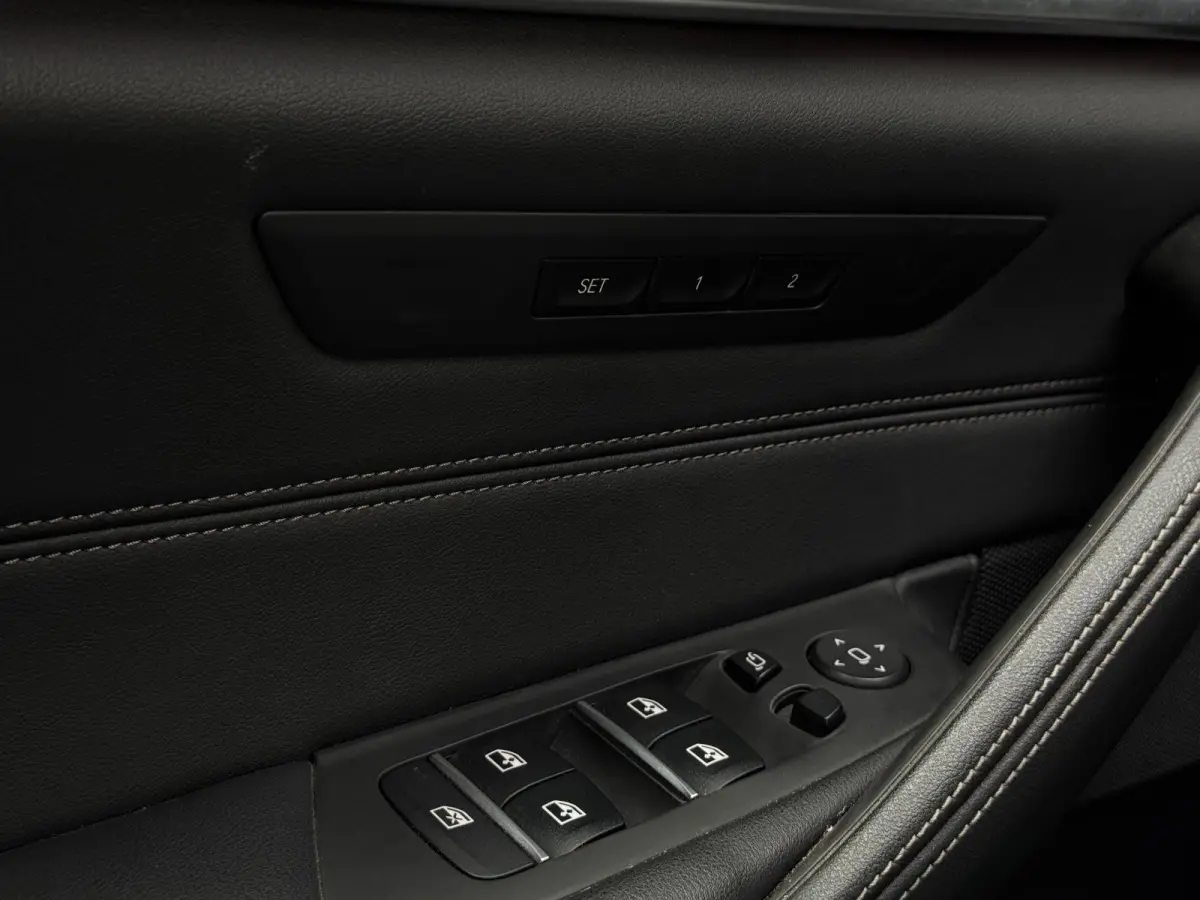 530e High Executive NAVI | LEDER | LED | CRUISE CONTROL | SPORTVELGEN