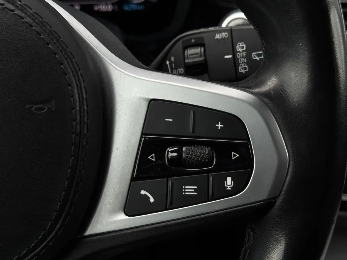 530e High Executive NAVI | LEDER | LED | CRUISE CONTROL | SPORTVELGEN