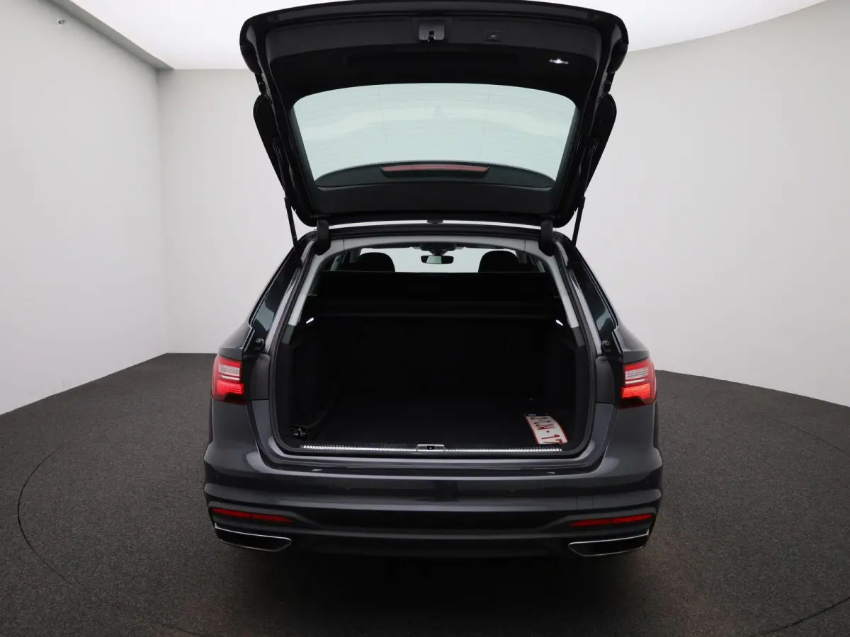 35 TFSI Business Edition | ACC | Keyless | lichtmetalen velgen 5-spaaks 17" |