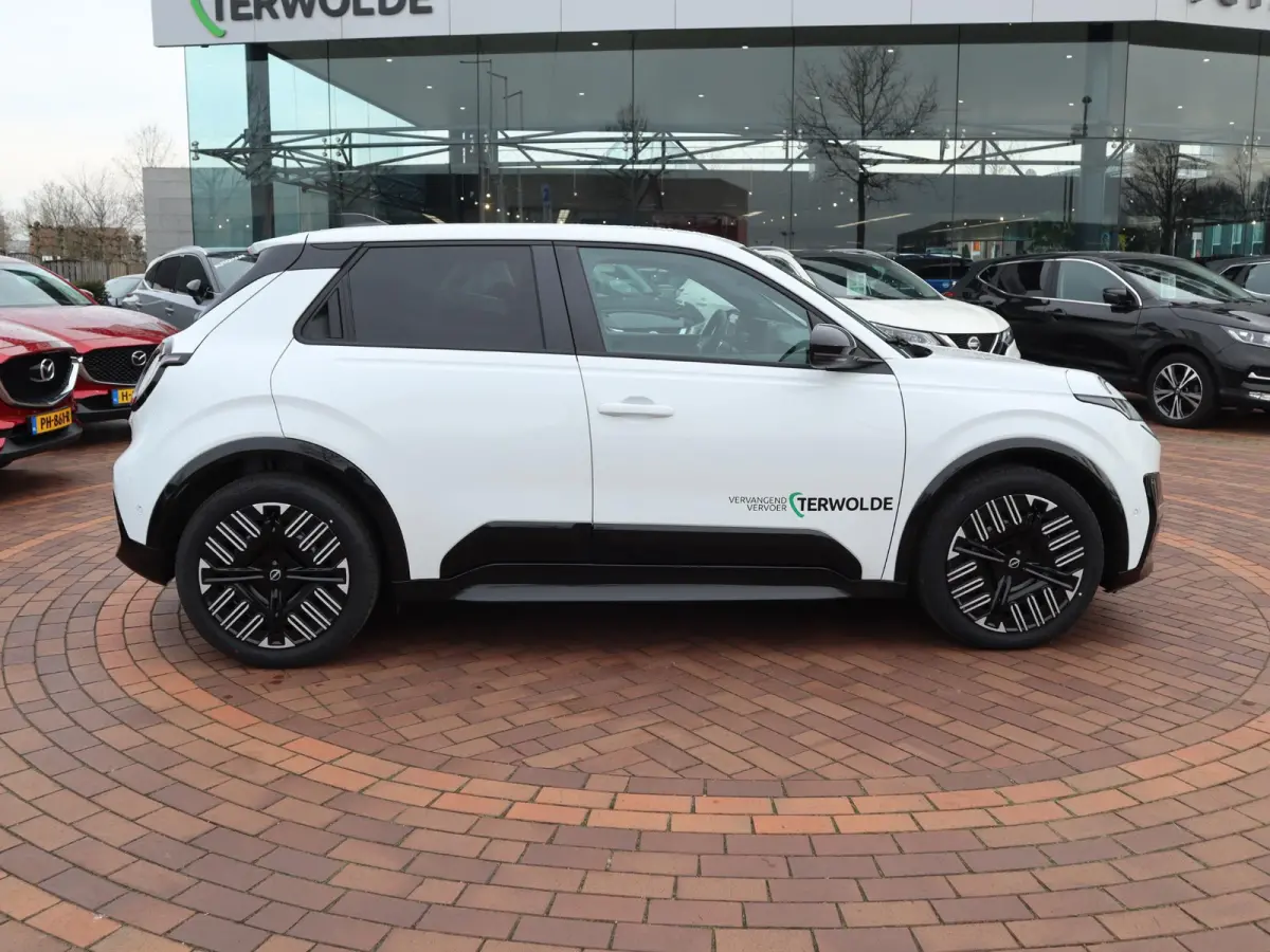 ADVANCE 52 kWh | Google Navigatie | Parkeercamera | Stoel- en stuurverwarming |