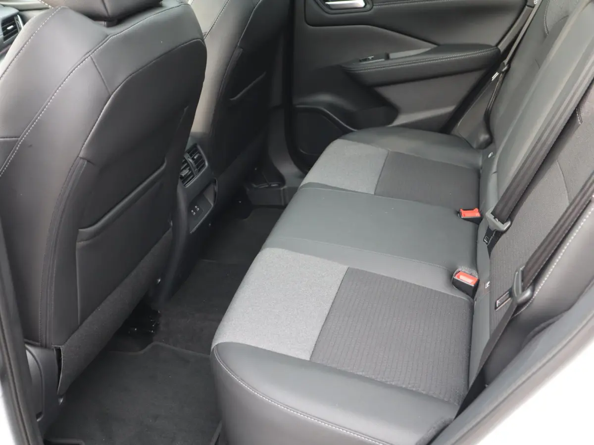 1.3 MHEV Xtronic N-Connecta | Panorama dak | Stoel en stuurverwarming |