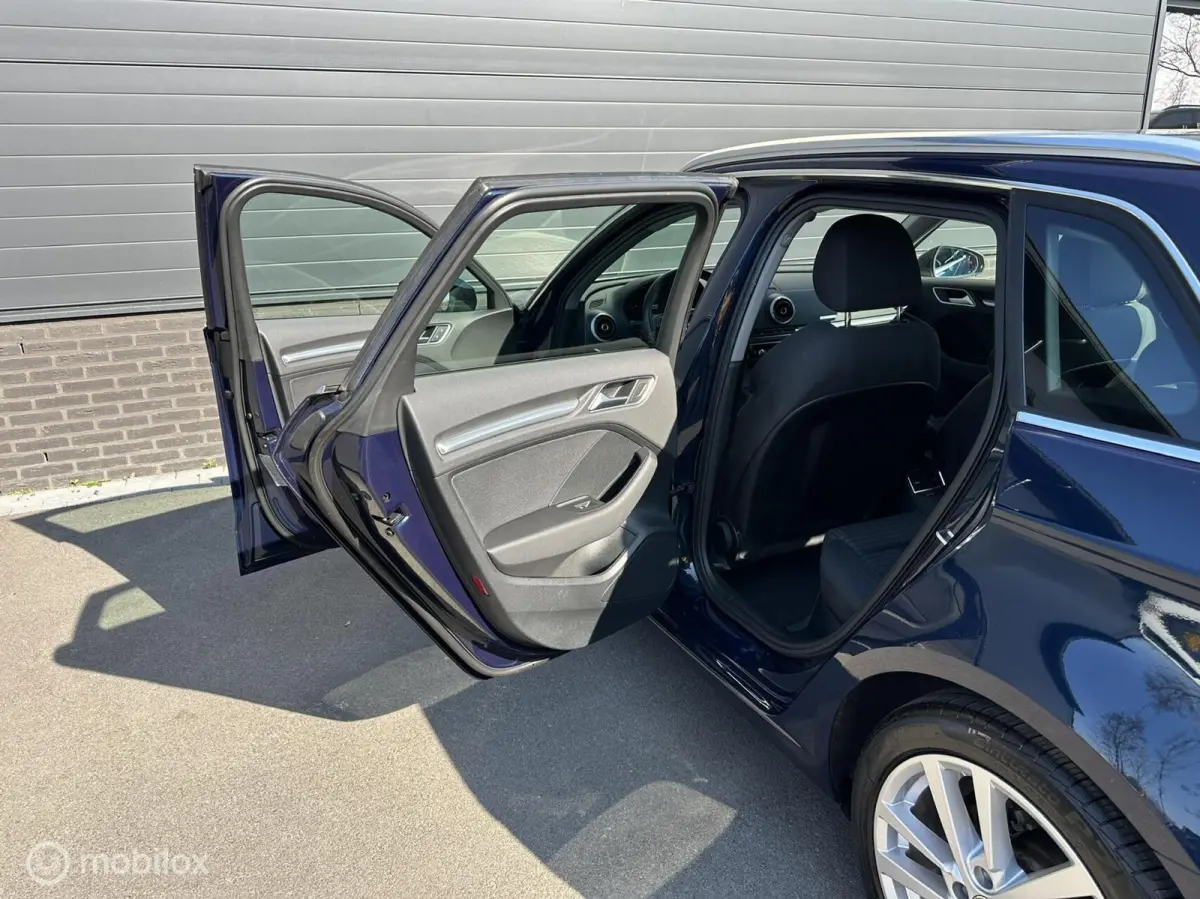 1.0 TFSI Sport CLIMA*NAV*PDC*STOELVERW*ENZ