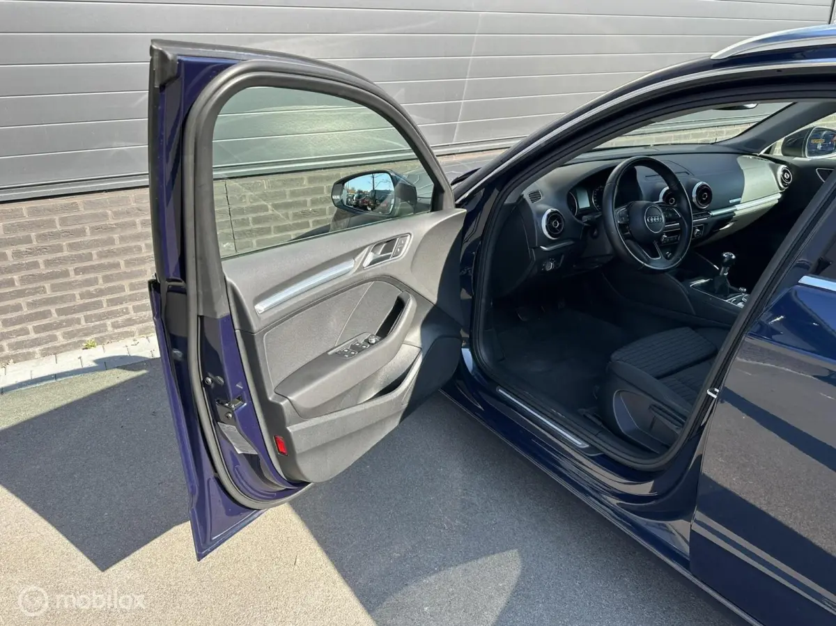 1.0 TFSI Sport CLIMA*NAV*PDC*STOELVERW*ENZ