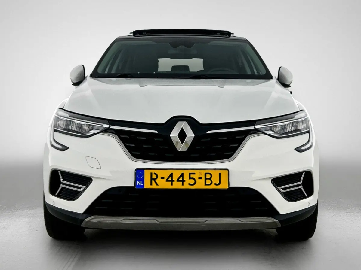 1.6 E-Tech Hybrid 145 Intens | Automaat | Apple Carplay/Android Auto | Panoramadak | Achteruitrijcamera | Parkeersensoren | Adaptief Cruise Control |
