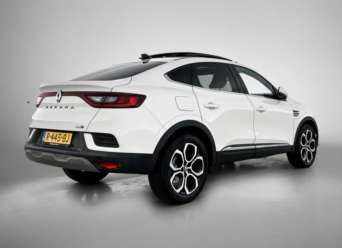 1.6 E-Tech Hybrid 145 Intens | Automaat | Apple Carplay/Android Auto | Panoramadak | Achteruitrijcamera | Parkeersensoren | Adaptief Cruise Control |