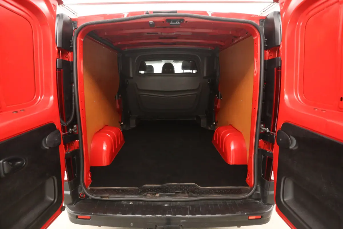 1.6 dCi T29 L2H1 | Dubbele Cabine | Airco | Cruise | Trekhaak | Parkeersens. | Imperiaal