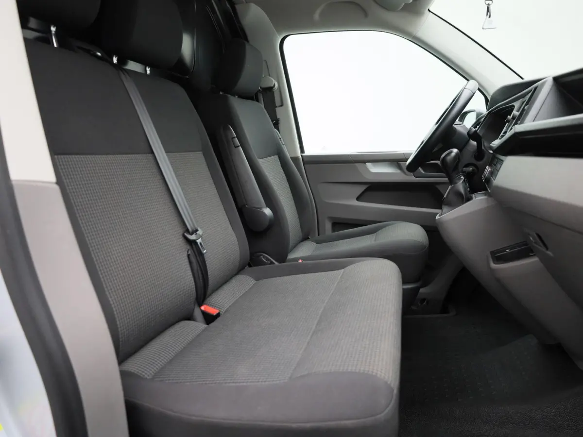 2.0 TDI L1H1 150PK GVW 3.200KG | Automaat | Trekhaak | Multifunctioneel Stuurwiel | Verwarmbare Voorruit | Parkeersensoren Voor + Achter | Airco | LED-Koplampen | Adaptive Cruise Control | A