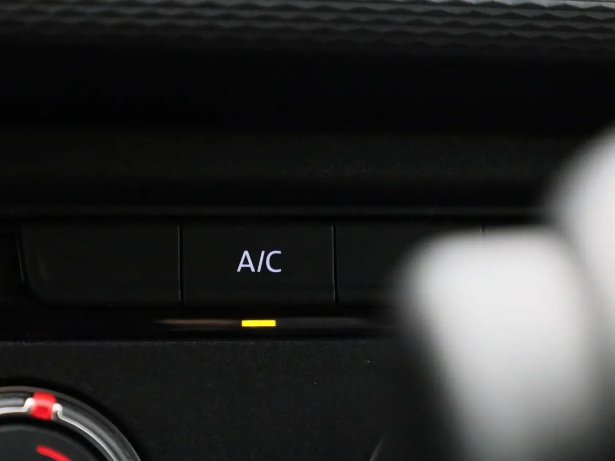 2.0 TDI L1H1 150PK GVW 3.200KG | Automaat | Trekhaak | Multifunctioneel Stuurwiel | Verwarmbare Voorruit | Parkeersensoren Voor + Achter | Airco | LED-Koplampen | Adaptive Cruise Control | A
