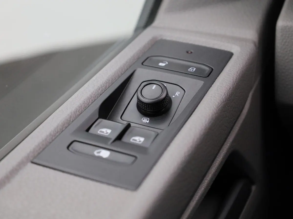 2.0 TDI L1H1 150PK GVW 3.200KG | Automaat | Trekhaak | Multifunctioneel Stuurwiel | Verwarmbare Voorruit | Parkeersensoren Voor + Achter | Airco | LED-Koplampen | Adaptive Cruise Control | A